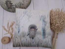 pillow-hedgehog-batik