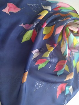 shawl_leaves_autumn_handpaited_batik_silk_
